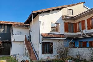 Casa indipendente bifamiliare