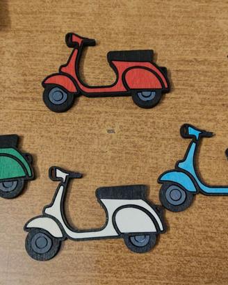 Bomboniera Calamita Vespa in Legno Artigianale