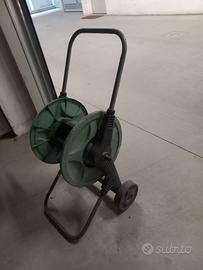 Carrello avvolgitubo per canna da giardino