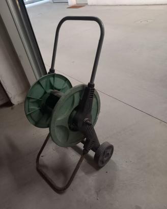 Carrello avvolgitubo per canna da giardino