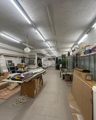 MAGAZZINO A LISSONE