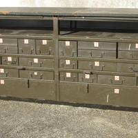 antica cassettiera metallica industrial