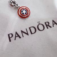 Pandora 790780C01 Charm Scudo di Captain America