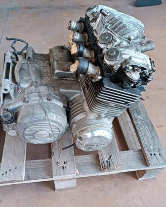 motore 4 cilindri moto Guzzi 