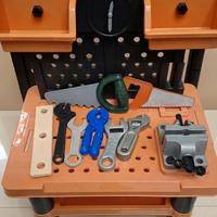 banchetto attrezzi con accessori.  per bambini