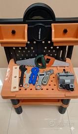 banchetto attrezzi con accessori.  per bambini