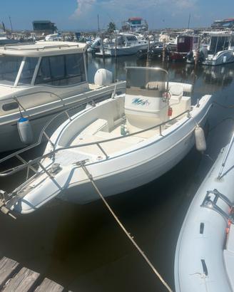 Barca a motore sessa keylargo