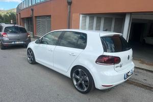 Volkswagen golf adatta neo patengati