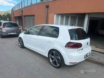 Volkswagen golf adatta neo patengati