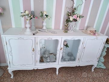 credenza rifatta in stile shabby 