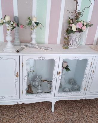 credenza rifatta in stile shabby 