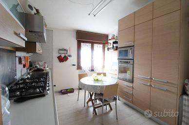 Appartamento di 140 m² con 3 locali e box auto dop