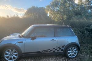Mini Cooper R50 intera per pezzi