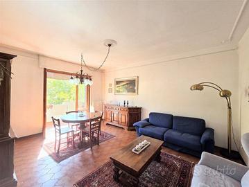 Appartamento di 120 m² con 4 locali a Massa