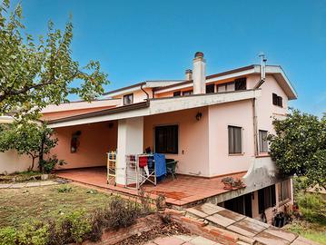 Villetta indipendente con studio