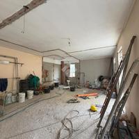 3 LOCALI A GRUMO NEVANO