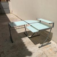 scrivania in vetro con porta pc