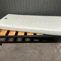 Letto singolo con materasso. Zona Rustica