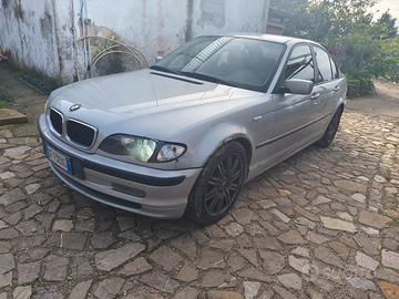 BMW 320 ricambi 
