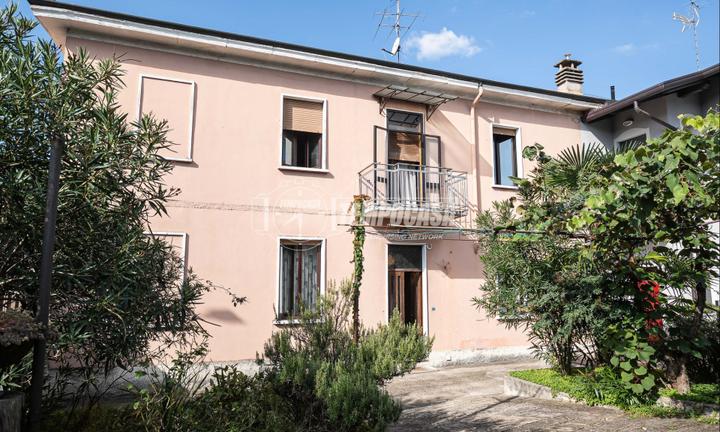 Casa indipendente a Ceriano Laghetto 3 locali