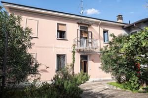 Casa indipendente a Ceriano Laghetto 3 locali