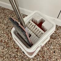 Mocio mop Lavapavimenti con secchio a due vasche