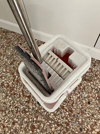 Mocio mop Lavapavimenti con secchio a due vasche