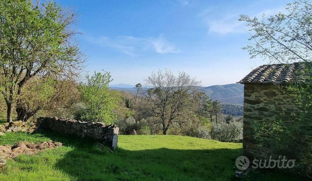 Rustico / Casale di 400 m² con più di 5 locali e b - Vista 2
