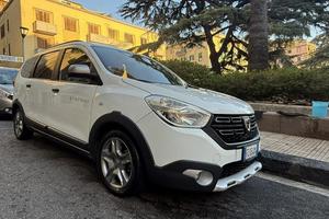 Ranault dacia 7 posti