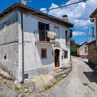 Casa indipendente antica del 900 al centro storico