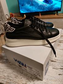 Sneakers Melluso Walk in pelle nera tg. 37