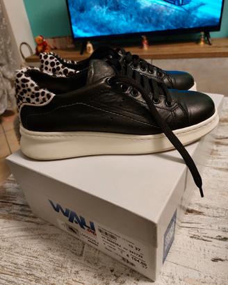 Sneakers Melluso Walk in pelle nera tg. 37