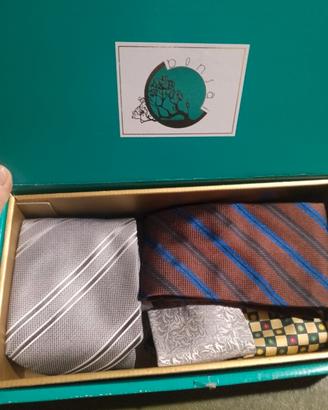 Cravatta da uomo, 2 scatole, 8 pezzi. nuovo. 