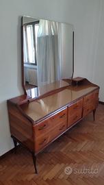 Credenza con specchiera
