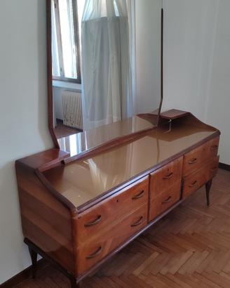 Credenza con specchiera