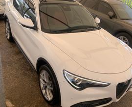 Alfa Romeo Stelvio 210 CV Q4 full tetto uniprò