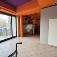 NEGOZIO A MONTEVARCHI