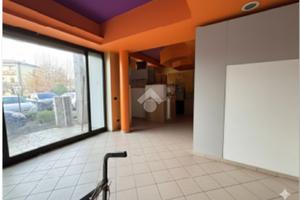 NEGOZIO A MONTEVARCHI