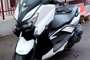 Yamaha XMax 400