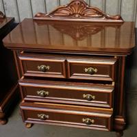 Comodini in legno con alzata estraibile