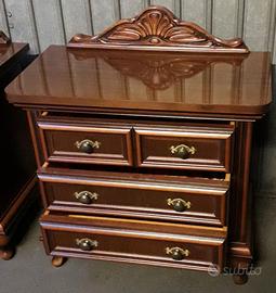 Comodini in legno con alzata estraibile