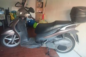 Scooter Suzuki Sixteen 150
