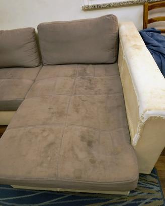 DIVANO CON PENISOLA