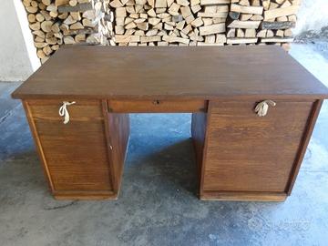 Scrivania ministeriale