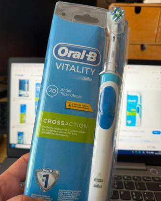 spazzolino elettrico Oral-B Braun Vitality 2D