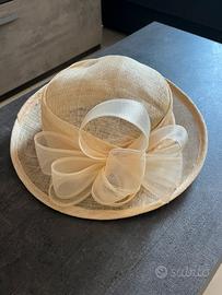 Cappello da cerimonia in sinamay