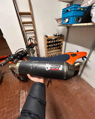 Mivv oval black fondello carbonio KTM SMC R 2024