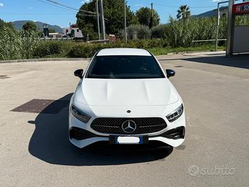 MERCEDES CLASSE A SEDAN ALLESTIMENTO AMG LINE PREM