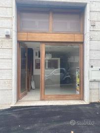 Attività / Licenza di 70 m² con più di 5 locali a 