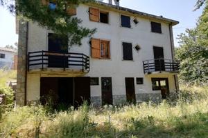 Porzione di villa bifamiliare
